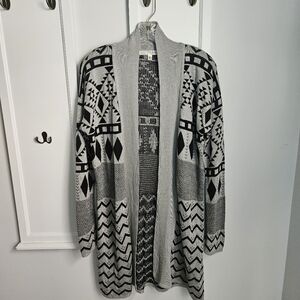 Men's Gray and Black Patterned Sweater